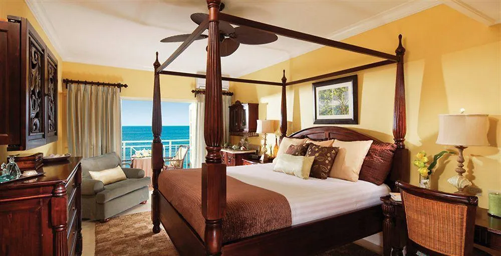 Sand Castle Resort Ocho Rios