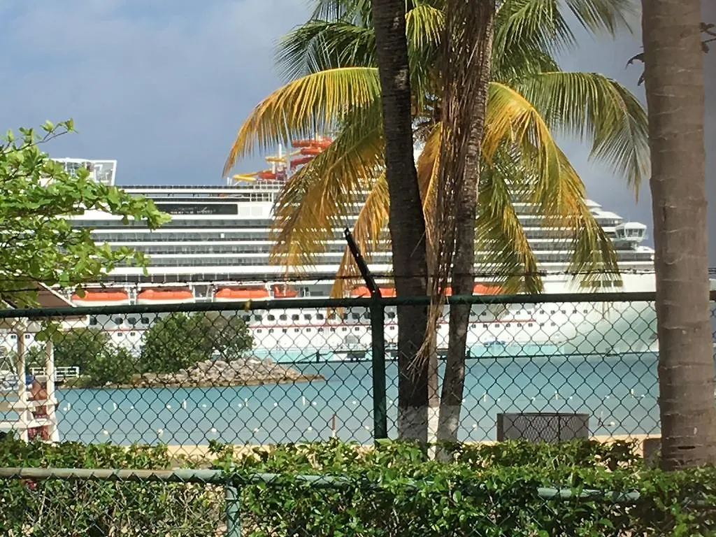 Sand Castle Resort Ocho Rios 0*,  Jamaica