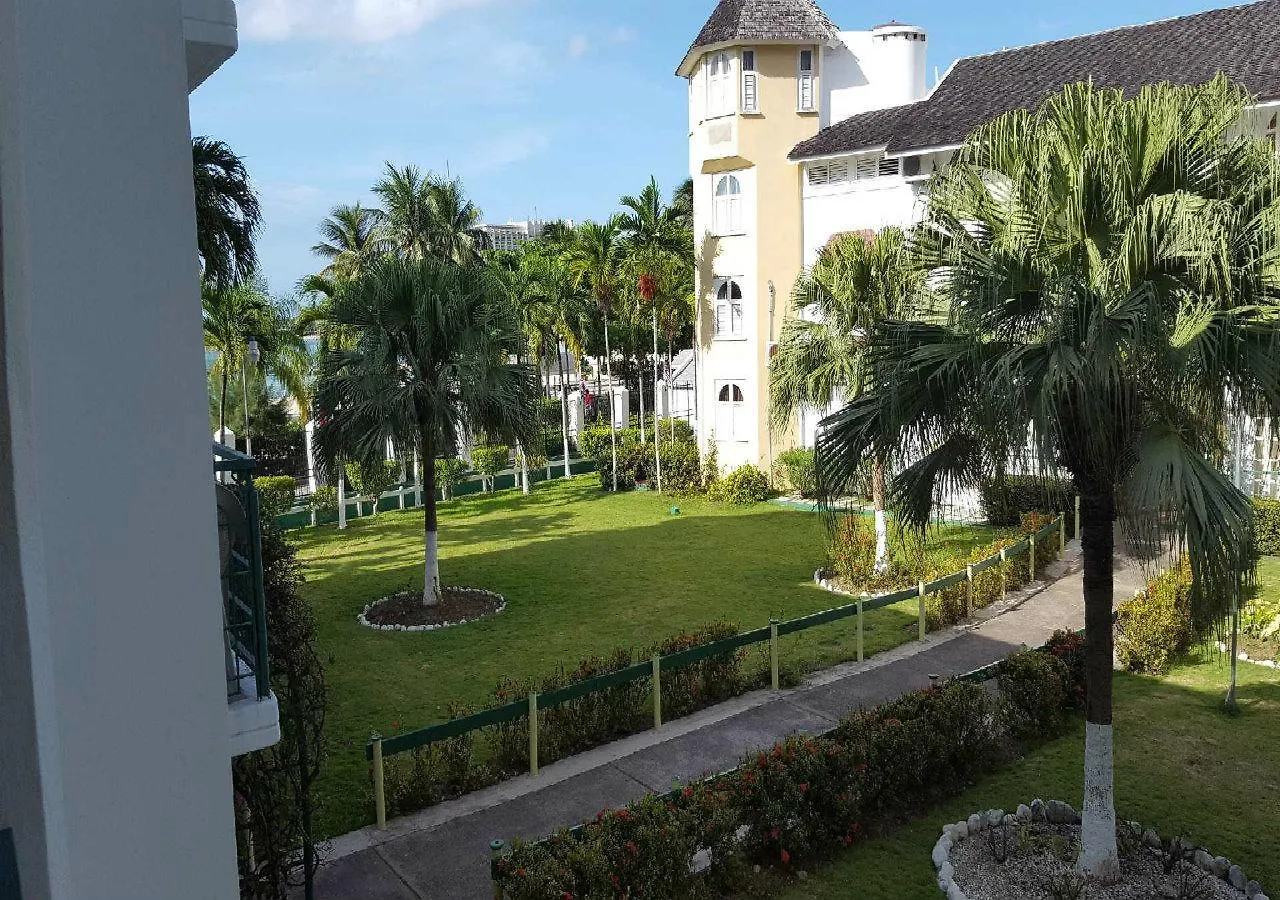 Sand Castle Resort Ocho Rios