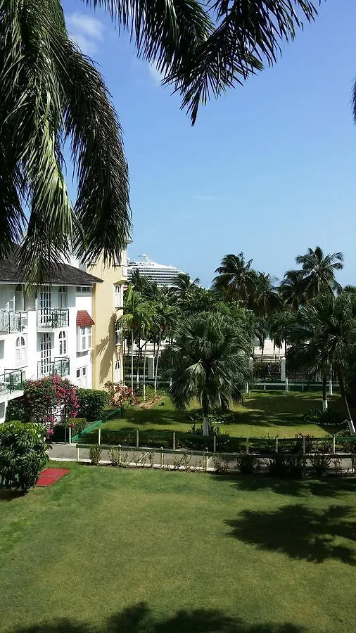 Sand Castle Resort Ocho Rios